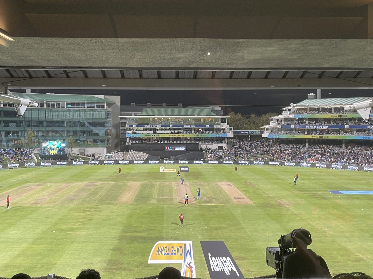 jb_reid's tweet image. Close finish at Newlands