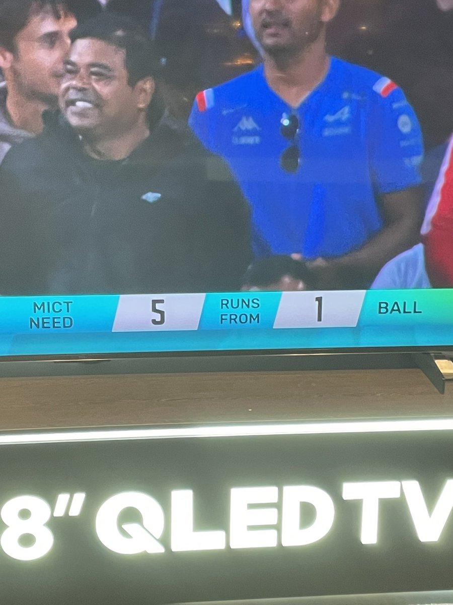 jb_reid's tweet image. Close finish at Newlands