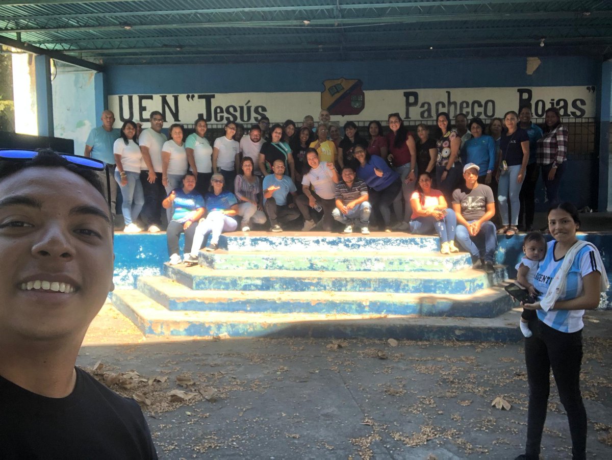 CDCEAragua's tweet photo. Desde la UENB Jesús Pacheco Rojas se desarrolló encuentro formativo con los enlaces de Gestión Interna y Gestión Comunicacional Municipal y Parroquiales. 
¡Juntos Por La Calidad Educativa! 
#TransformarPorElFuturo 
@NicolasMaduro 
@_LaAvanzadora 
@MPPEDUCACION 
@PiedadQuintana1 https://t.co/heXD8B8lVP