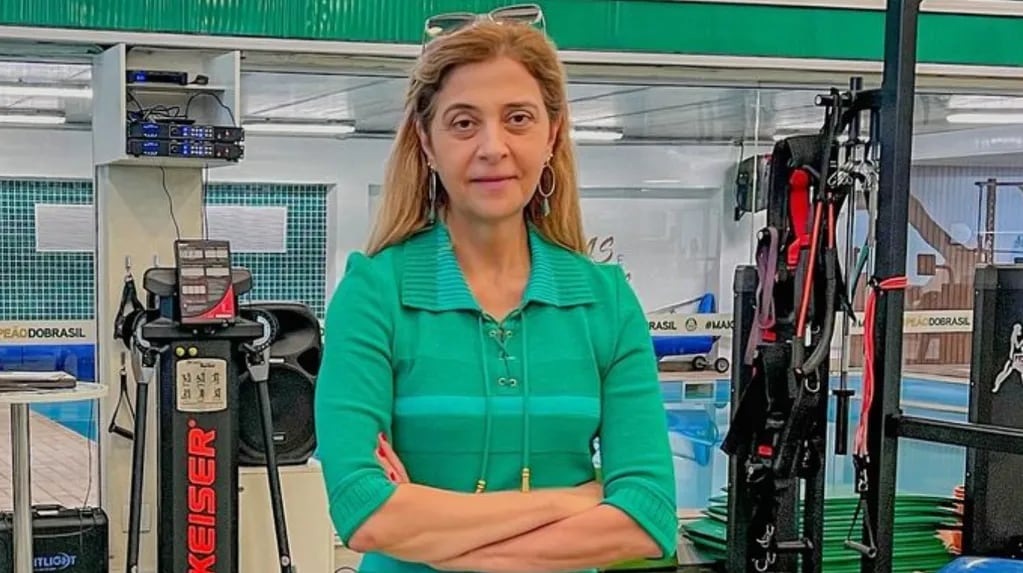 tndeportivo's tweet photo. La presidenta del Palmeiras dio una conferencia de prensa solo para mujeres: “Hombres, no sean histéricos” https://t.co/sfYLavcdW5 https://t.co/HlGeHk5pXx