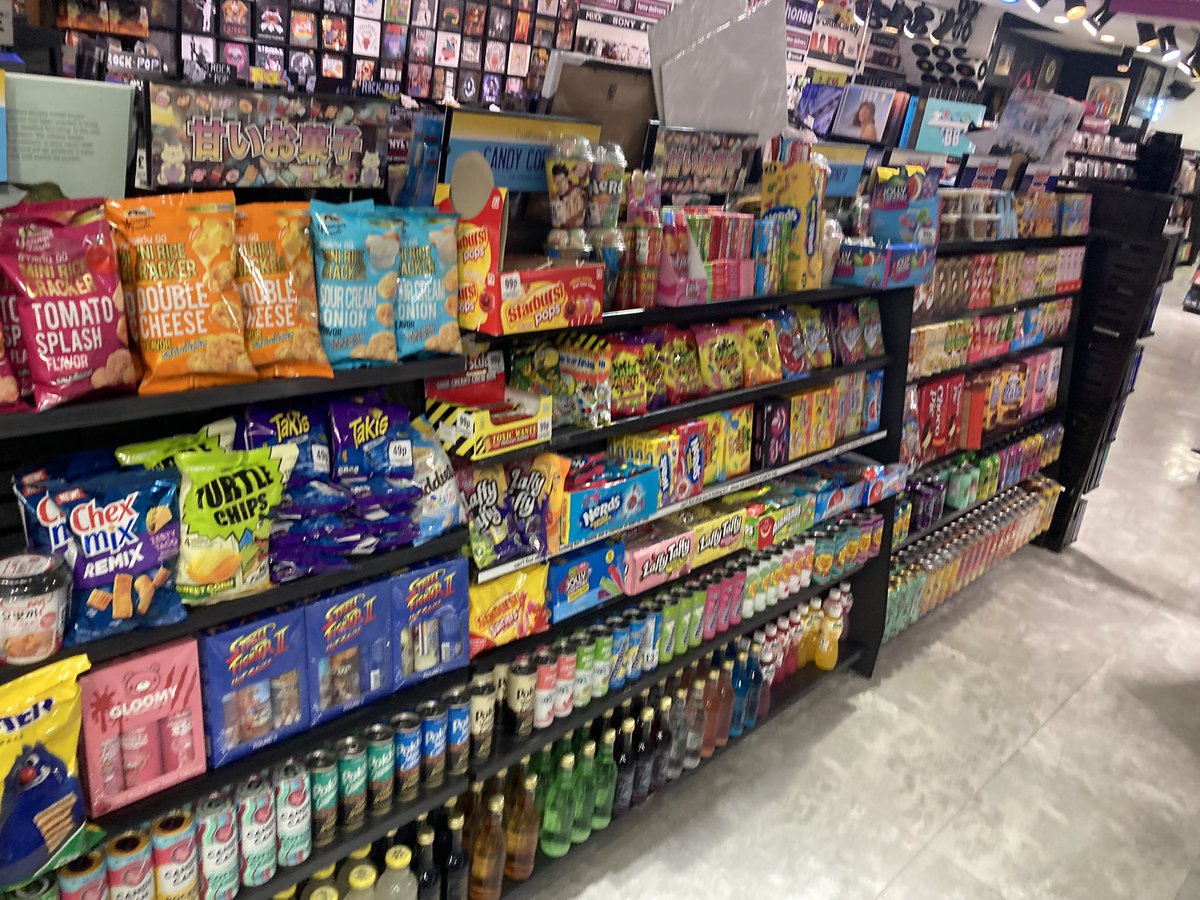 hmvKingsLynn's tweet photo. We’ve extended our #snack section, some amazing new food and drink in!! #hmvlovespopculture #noodles #drinks #sweets #crisps https://t.co/5z2wpLkDtt