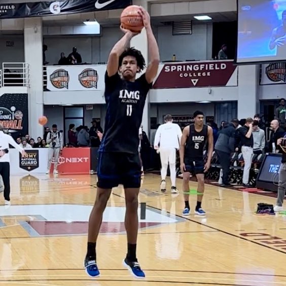 Scouting Notebook📓⏩️ #HHClassic ‘24 @umichbball commit Khani Rooths had a strong showing in Springfield, yesterday, especially on the defensive end. Consistently matched up with elite perimeter players, the forward looked like an absolute lockdown defender. He easily kept…