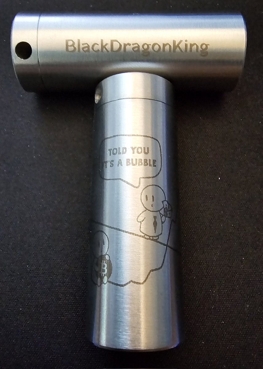 So bilden <a href="/LinaSeiche/">Lina Seiche</a> 's #TheLittleHODLers <a href="/seedor_io/">SEEDOR⚡Bitcoin Backup</a> und meiner ein sicheres T wie <a href="/Trezor/">Trezor</a> 🥳 was ein Wortspiel. Cleared #takeoff ✈️