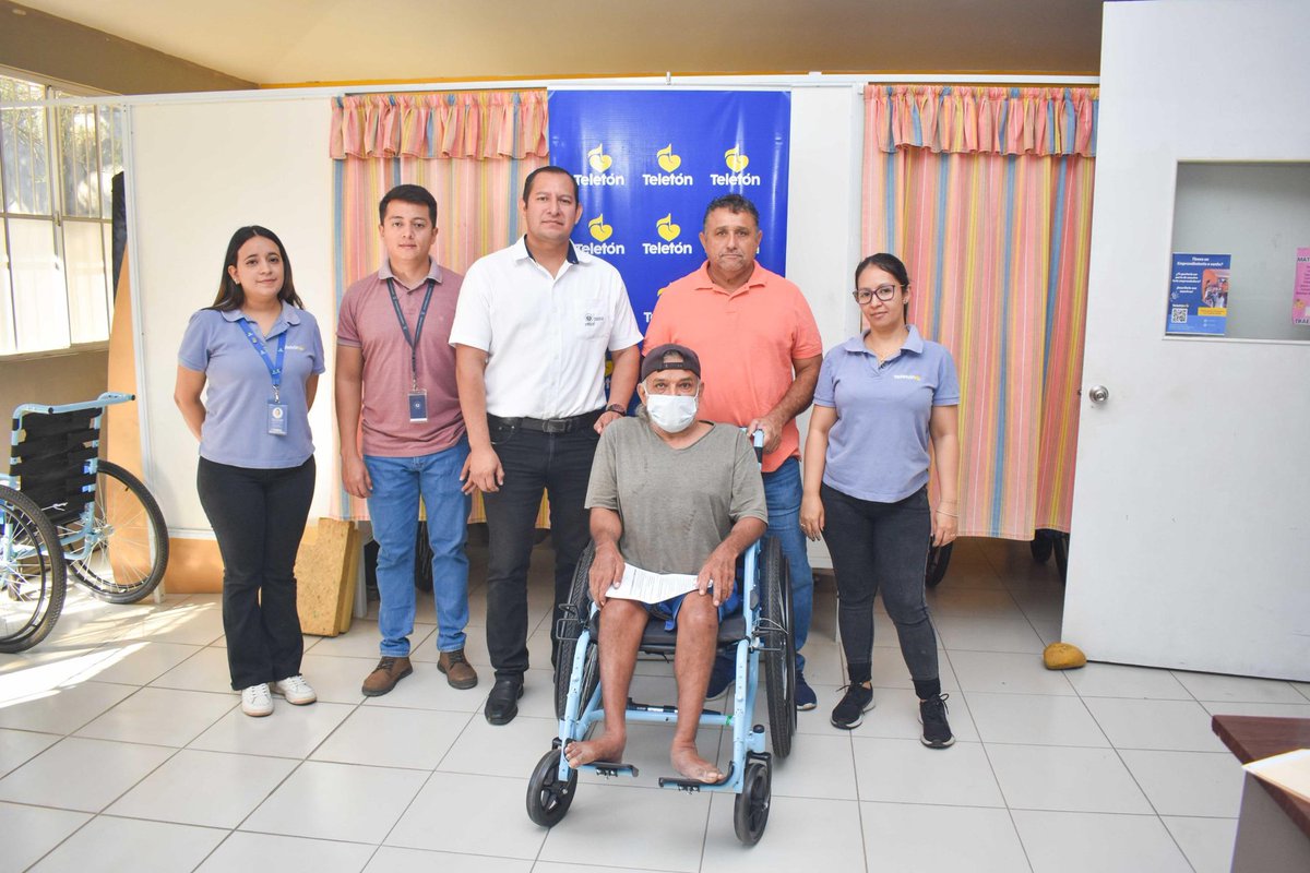 GobernacionSV's tweet photo. 🔵 Personal de nuestra Gobernación Departamental de San Vicente, realizó entrega de sillas de ruedas a personas con problemas de movilidad.
📍FUNTER San Vicente.
➡️ Dicha entrega fue coordinada por @TeletonSV, @FUSALorg y @FWMission. https://t.co/oaYIxSpO4p