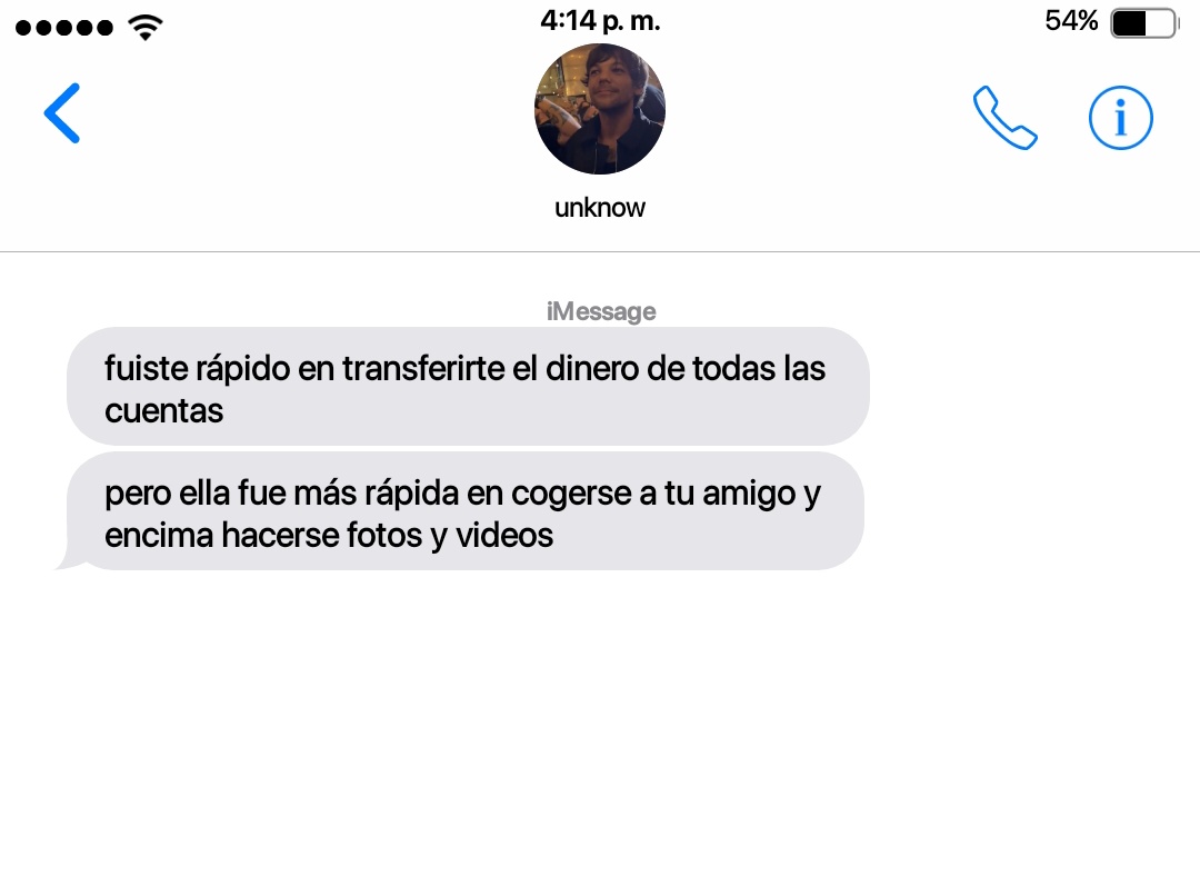 Au Larry. 
Donde L es un buen chico que tiene que salir a robar para ayudar a su papá y en un celular robado descubre una infidelidad.
o
Donde H es un chetito que ayuda a su prometida a pasarse toda la plata del celular que le robaron al suyo y recibe un mensaje raro del ladrón.