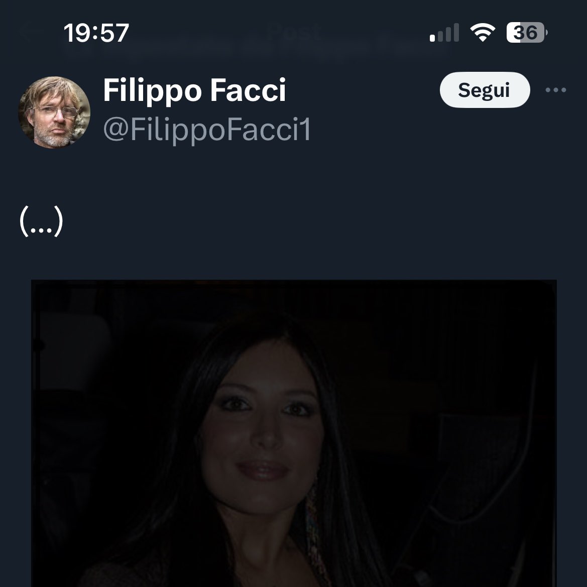 n_santomartino's tweet photo. Il “gran signore” di @FilippoFacci1 pubblica una foto di @stanzaselvaggia (qui, ritagliata e oscurata) nell’intento di fare #bodyshaming.
Se questa è la reazione di un giornalista al caso della #Pedretti, allora non c’è speranza per il futuro dei social.
#FilippoFacci https://t.co/XK8i86q1dd
