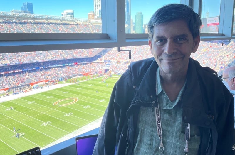 thescorechicago's tweet photo. TONIGHT: @markgrotesports hosts a Score Overnights Special, honoring the late Les Grobstein, two years after his passing.

Hang out from 12-5 am as Mark Grote will be joined by Scott Grobstein, @MLBBruceLevine, @Schumouse, @jon_greenberg, @MarkPotash, @MitchRosen670 and more! https://t.co/1zzfx83i8q