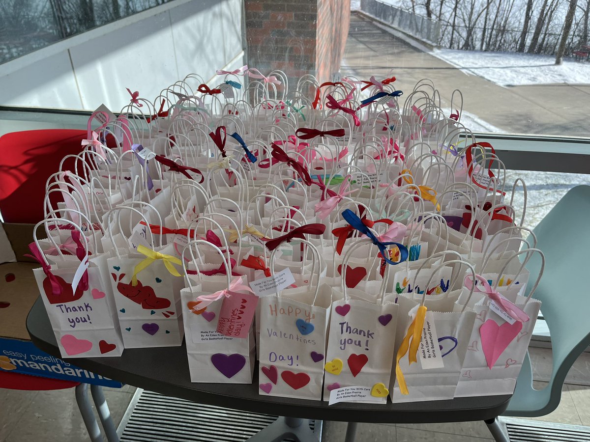 Yesterday was our annual community service day in honor of Martin Luther King Jr. Day.  So inspiring to see the positive impact our young women have on our community! Great job, ladies!
#dogood #Edenprairie