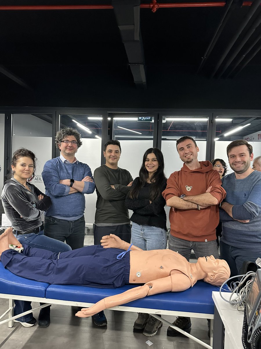 TATD_Res's tweet photo. 15 Ocak Heartcode BLS ve 15-16 Ocak 2024 ACLS Provider eğitimlerimizi tamamladık.
AHA tarafından akredite edilmiş Temel Yaşam Desteği ve İleri Kardiyak Yaşam Desteği Kursu dernek merkezimizde bulunan EMAT ITC’de değerli eğitmenlerimiz ve kursiyerlerimiz eşliğinde yapıldı. @TrTATD https://t.co/pDfI9ypHaB