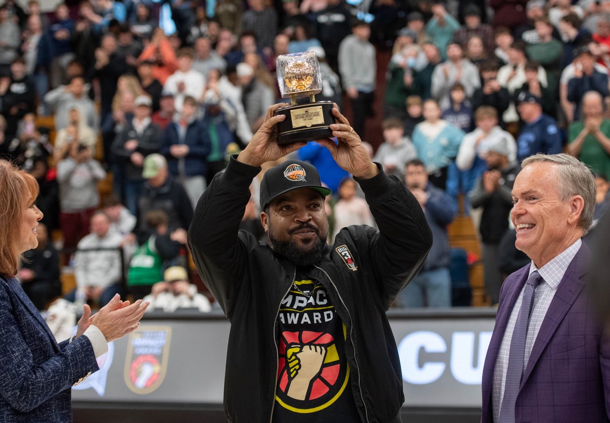 SpfldCollege's tweet photo. Check out the amazing highlights from the final day of the 2024 Spalding Hoophall Classic! ๐ฅ๐ @icecube
#ShakeBlake #SpringfieldCollege #BirthPlaceOfBasketball #JamesNaismith https://t.co/nbe0k18zpu