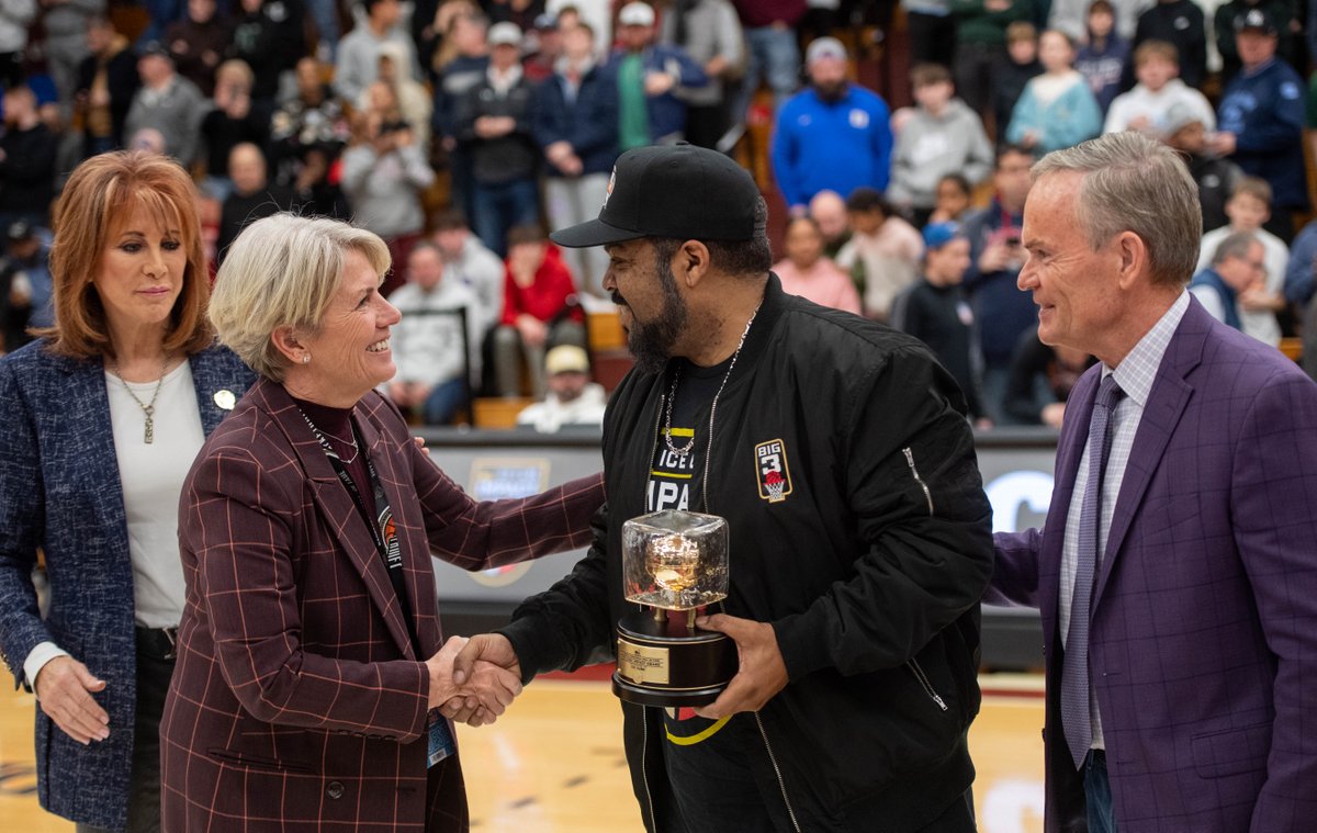 SpfldCollege's tweet photo. Check out the amazing highlights from the final day of the 2024 Spalding Hoophall Classic! ๐ฅ๐ @icecube
#ShakeBlake #SpringfieldCollege #BirthPlaceOfBasketball #JamesNaismith https://t.co/nbe0k18zpu