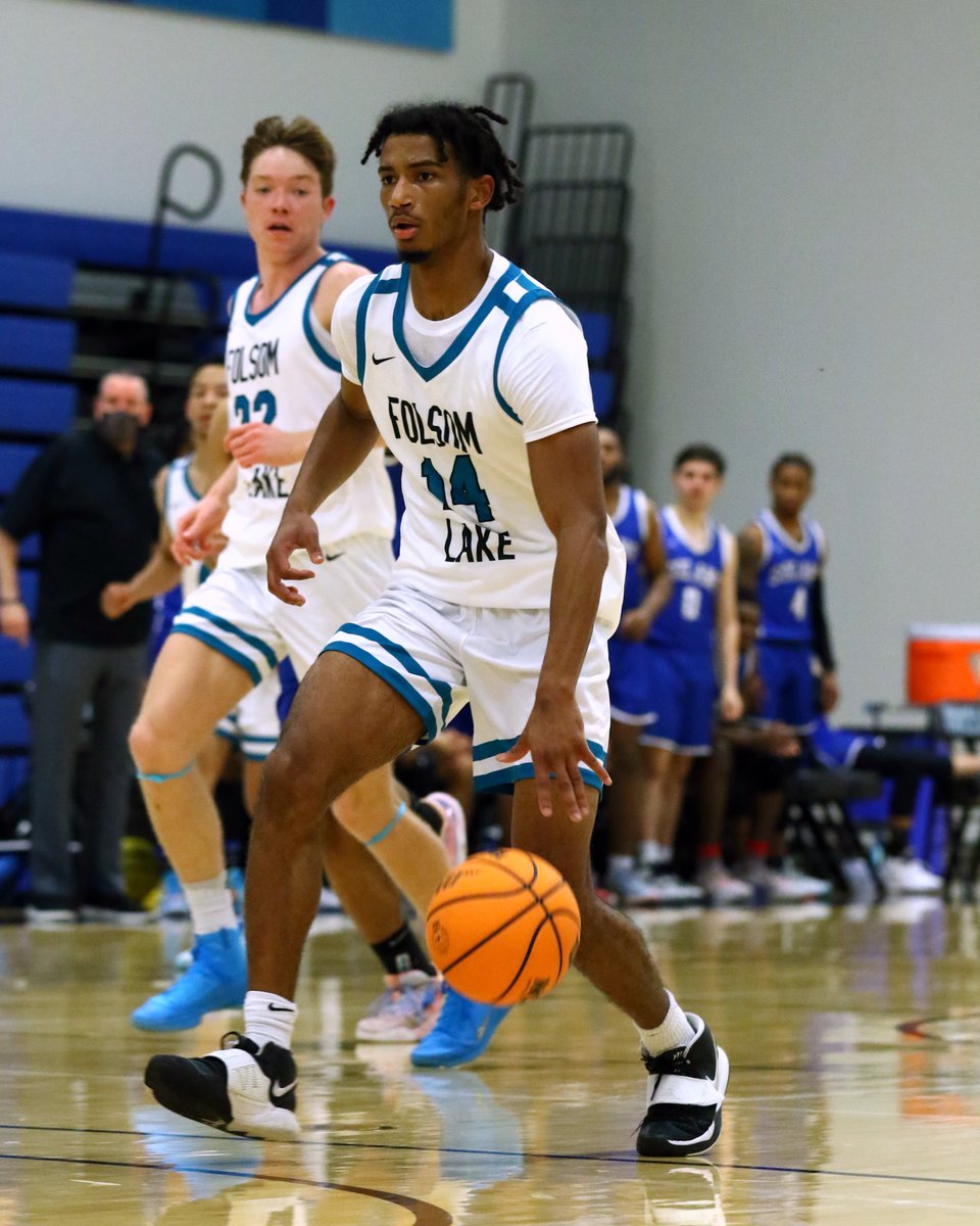 FolsomLakeMBB's tweet photo. 🚨 GAME DAY!! 🚨 Game 1⃣8⃣!

Falcons (6-11, 1-4) take on the Beavers (7-10, 1-5) in the district match up on Big 8 Tuesday!

🆚 American River College
⏰ 7:30 PM
📍 Folsom, CA
📅 Tuesday, January 16

#FLCvsARC
#FLCBasketball
#Together https://t.co/60O5fUAu9Q
