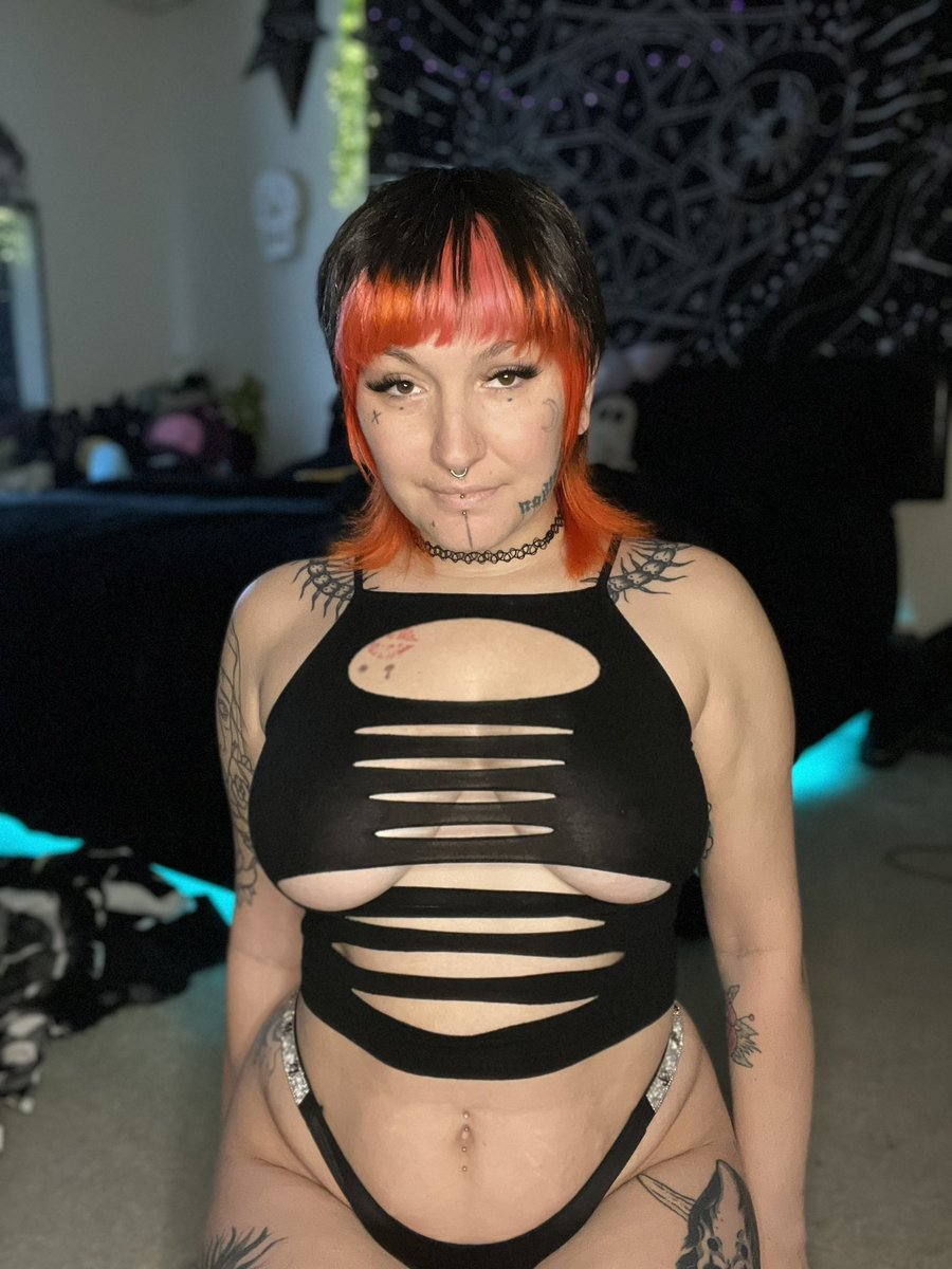 RemySytri's tweet photo. Rip my clothes off while I grind into your lap. 

Wanna see them off? 

Check the comments. https://t.co/4Fyy6GEavn