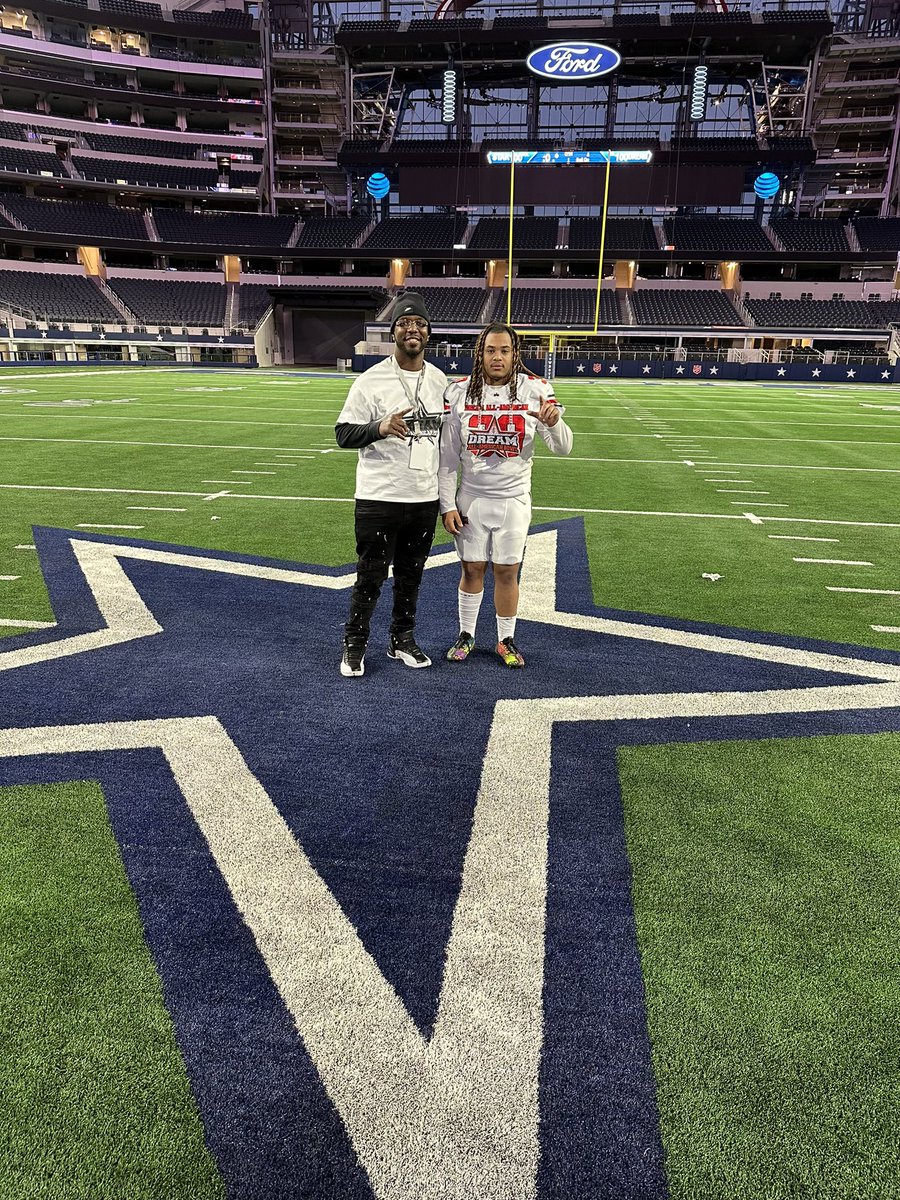 d1doucet's tweet photo. Made offensive mvp it was a blessing playin for nfl coach joe horn that was in the hall of fame and @CoachDennisIMG and great job to the dude that made defensive mvp!🔥 https://t.co/XbRW6uHtXB
