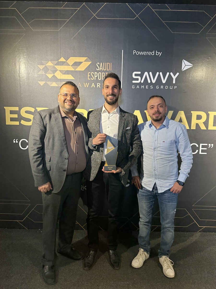 kishanpalija's tweet photo. We won. 
Best Roster for @Rainbow6AR @Saudi_Esports awards
Thank you @GeekayEsports @elcontehR6 @GkNooralrfaaeR6 @hashom71 @Tr1ixd @x___Ke @srSlyR6 @nudlll @ALO_R6 https://t.co/pmMljQrVg9