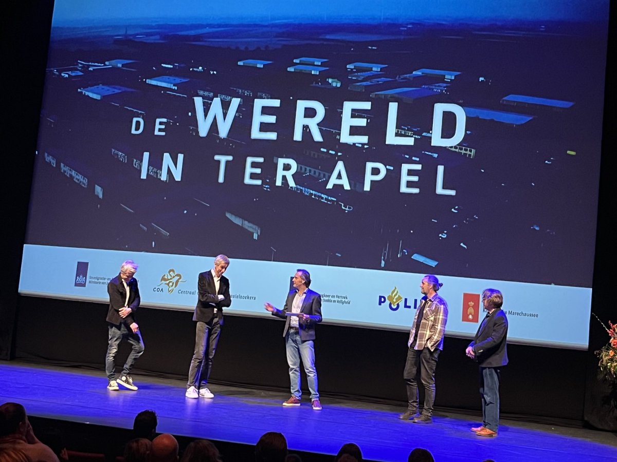 Bedankt ⁦<a href="/BNNVARA/">BNNVARA</a>⁩ voor de mooie documentaire ‘De Wereld in Ter Apel’ - een goed inkijkje in het werk van ⁦<a href="/IND_NL/">IND</a>⁩ ⁦<a href="/COAnl/">Centraal Orgaan opvang asielzoekers (COA)</a>⁩ ⁦<a href="/DTenV/">Dienst Terugkeer en Vertrek</a>⁩ ⁦<a href="/Politie/">Politie Nederland</a>⁩ - presentatie vandaag in ⁦<a href="/GemeenteEmmen/">Gemeente Emmen</a>⁩