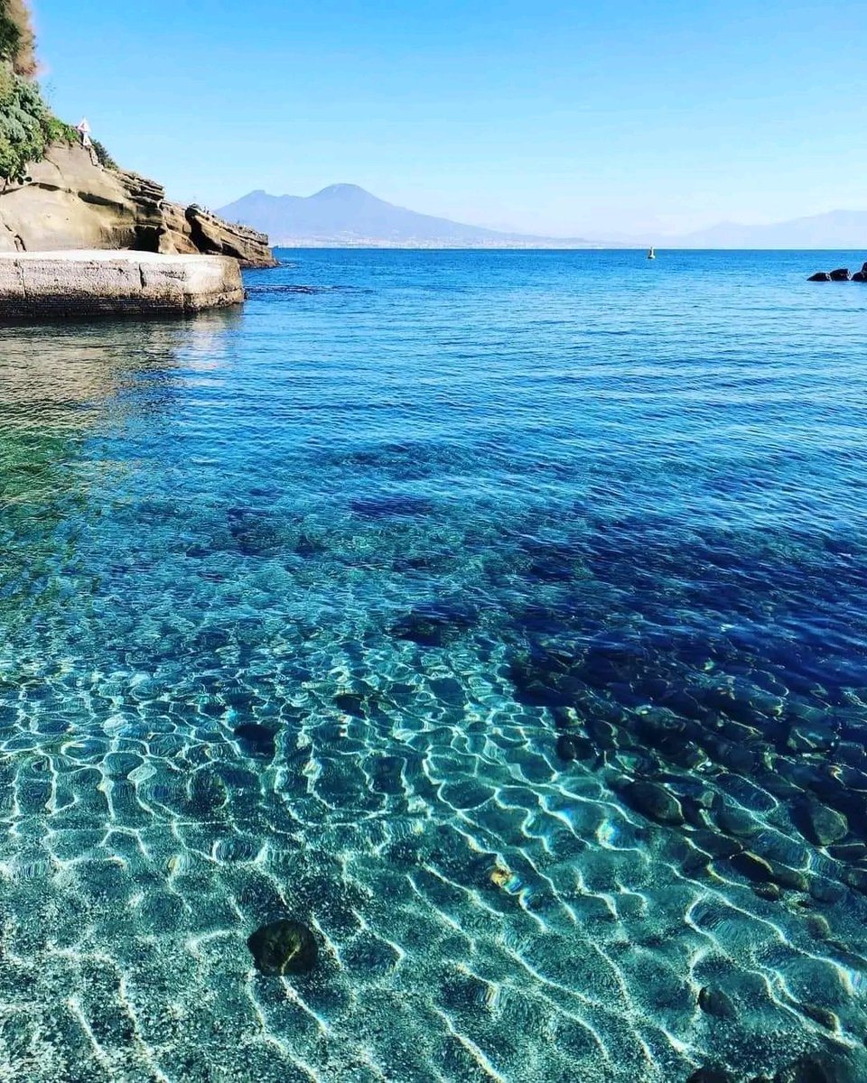 Frankdedo's tweet photo. Ribadisco ... Meglio a mare, ca' mmiez 'e sciem  ! https://t.co/B0txkCsFFy