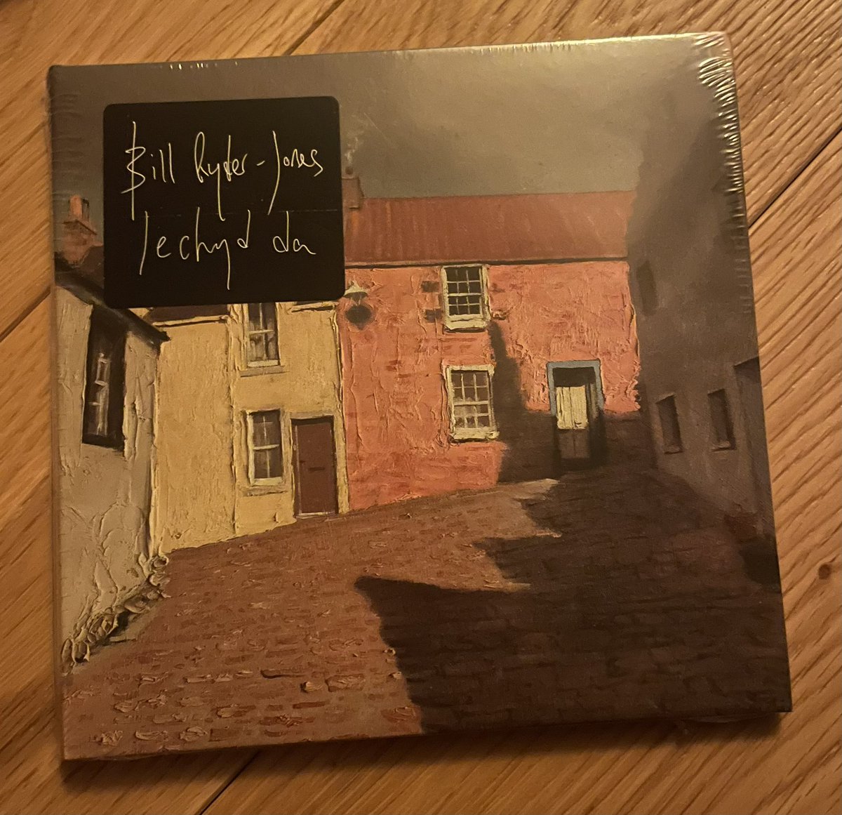 AntSSimo19's tweet photo. #52Albums2024
2/52
@BRyderJones
Iechyd Da
Stunning record. Finding something different on every listen. #NothingToBeDone a current favourite, and like Micheal Head’s guest appearance https://t.co/DRSMJ75cS5