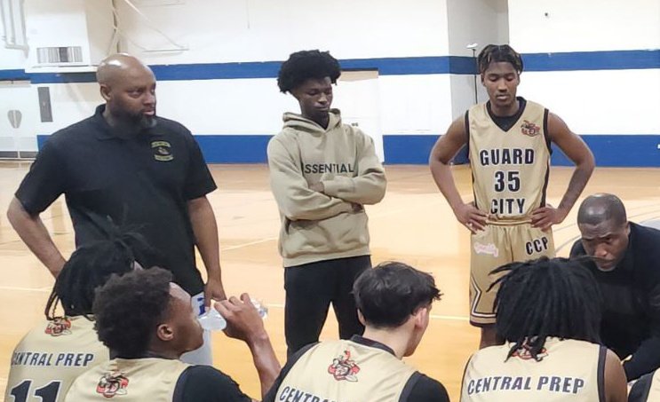Welcome to Greensboro NC @BalentineDrew who is here in NC on a visit to Central Carolina Prep #Guardcity 
We are excited to be have you here on a visit! @ncpudgy
@DamirStinson87 @GPIAANC