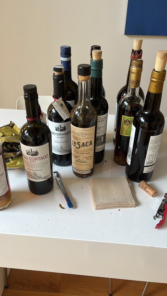 Carlos González Sáez (@carlosguiapenin) on Twitter photo !!Aquí hay duende!! <a href="/VinosJerez/">Vinos de Jerez</a>. Los mejores y más singulares vinos de nuestro país están en AQUÍ.
Menuda cata nos estamos dando🙌😎😍 !!Aquí hay duende!! <a href="/VinosJerez/">Vinos de Jerez</a>. Los mejores y más singulares vinos de nuestro país están en AQUÍ.
Menuda cata nos estamos dando🙌😎😍