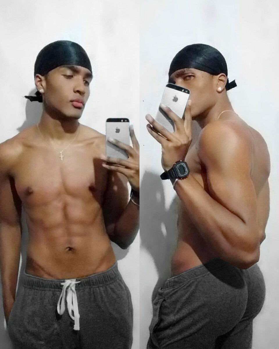 samiiruiz_'s tweet photo. Which do you prefer the 1 or 2? https://t.co/Jnoq35ZflV