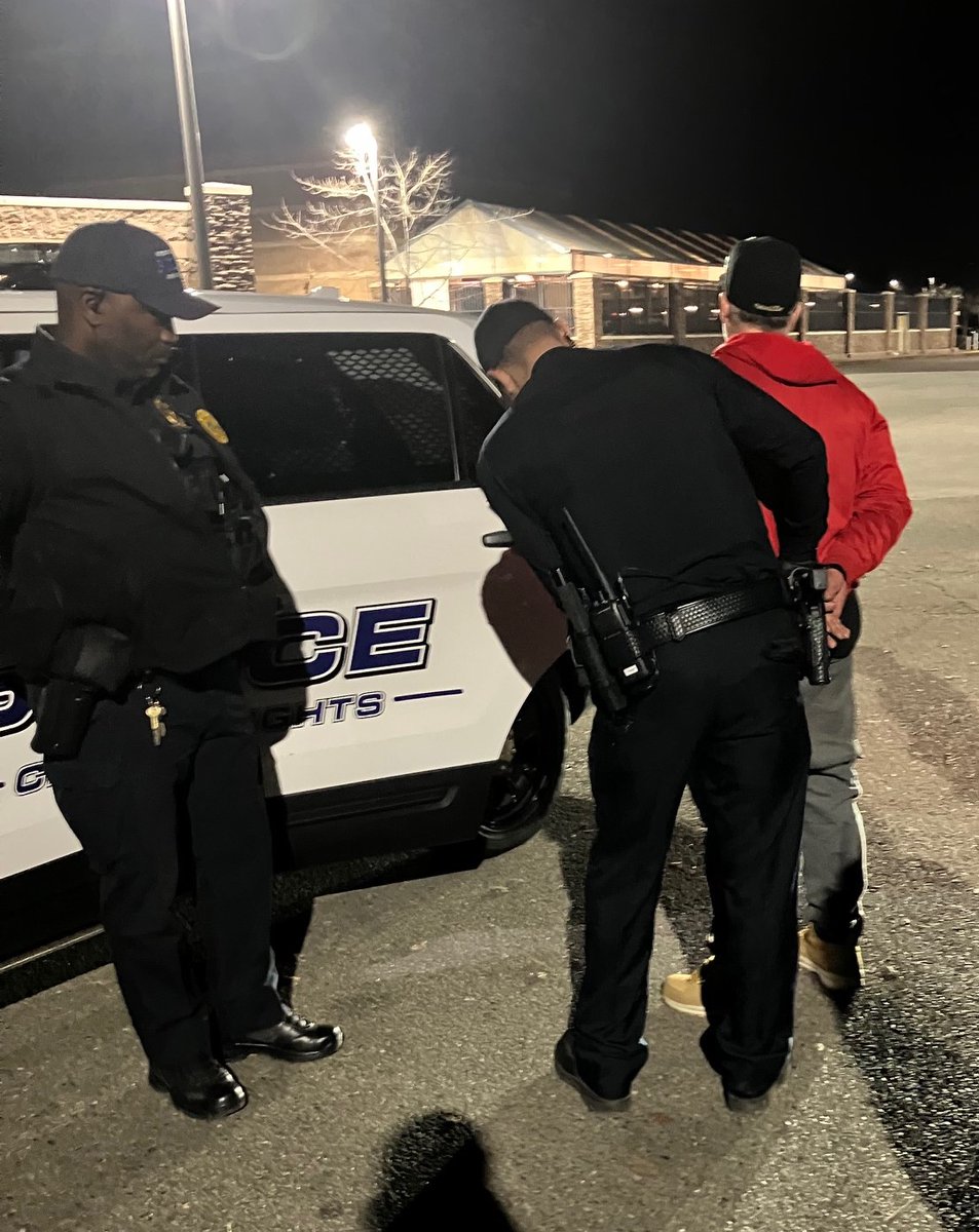 citrusheightspd's tweet image. On 1/11/24, while patrolling near the 7000 block of Auburn Blvd at around 6:32pm, Officers spotted a vehicle belonging to someone with outstanding weapon’s charges. Officers made contact with the subject &amp;amp; during the arrest, located drugs &amp;amp; drug paraphernalia. #notonourwatch 🚓