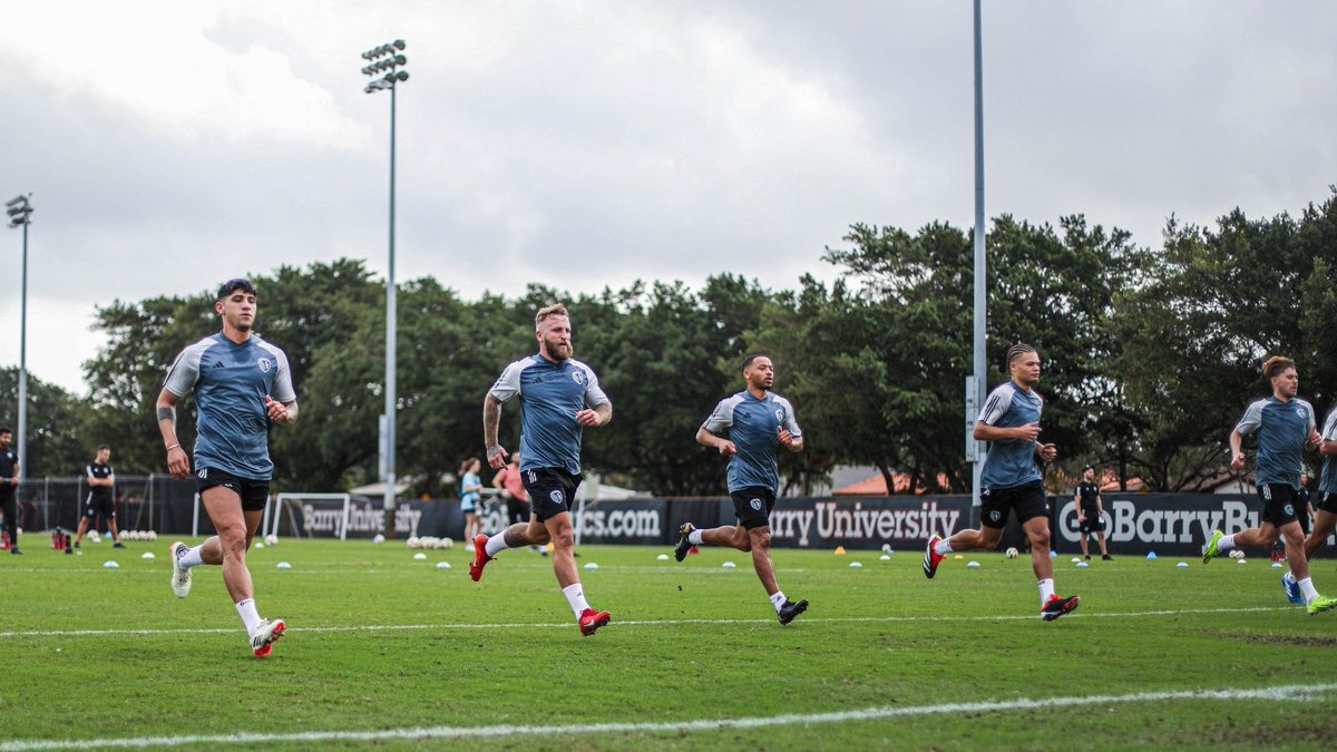 SportingKC's tweet photo. Beginning the foundation.
#SportingKC ✘ @ChildrensMercy Preseason https://t.co/Enx5X5pYfT