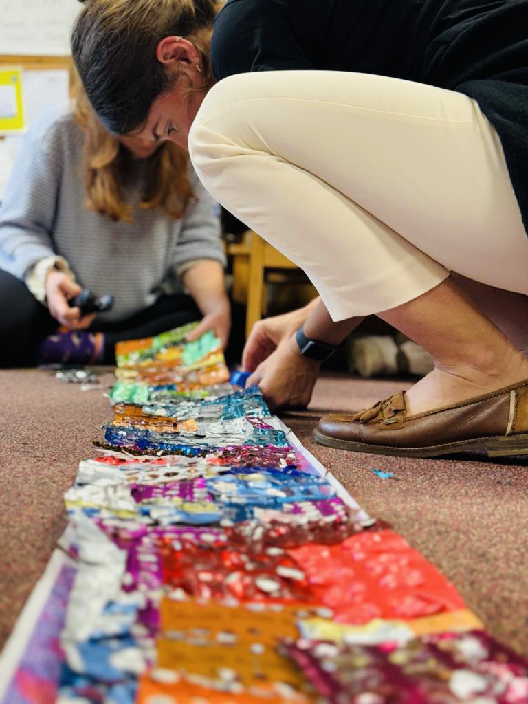 SHCGreen's tweet photo. Following such generous contributions of blister packs in our collection box, we were eventually able to get started on our art project! 💊

Given her historical prominence in the medical field, we decided Elsie Inglis would be the perfect person to adorn our wall 💚🎨 https://t.co/VPy0AMNd47