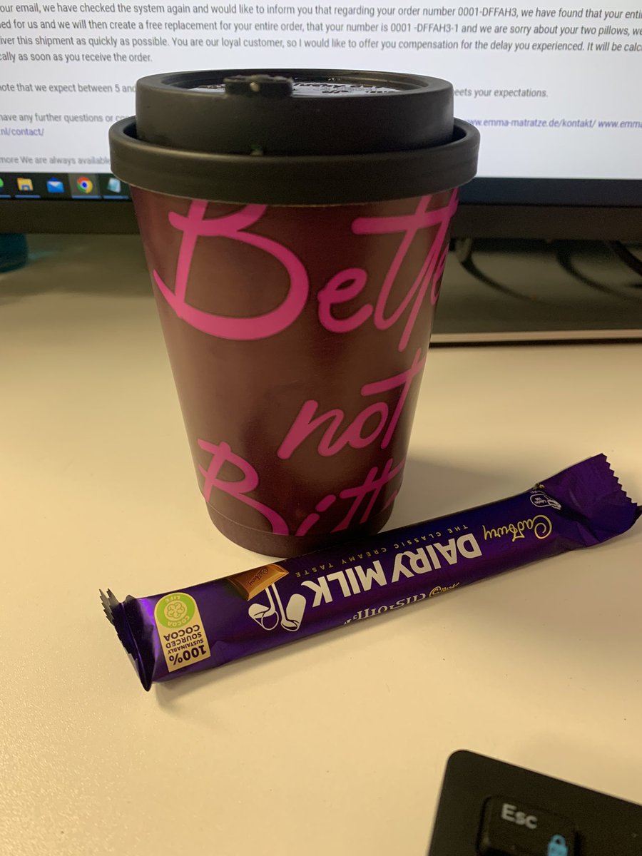 Mayarssalah's tweet photo. Yesterday i wasn’t good at all but today my friend surprised me with this 😭😭♥️ https://t.co/pk4kg0pwBY