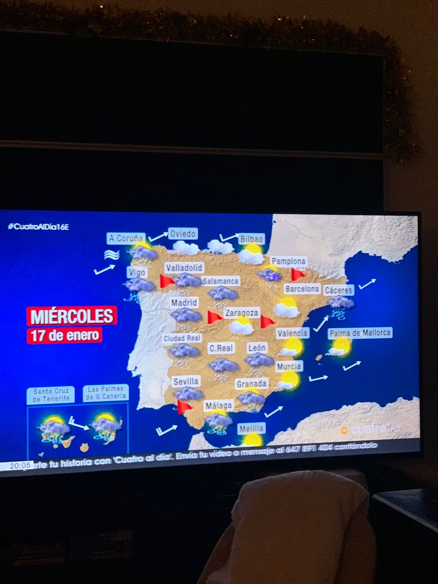 LorenaOvi's tweet photo. #CuatroAlDía16E No sé muy bien por qué Ciudad Real decantarme... Valladolid en León, León manchego, Madrid en Salamamca, Cáceres catalana... etc @cuatro https://t.co/DfPsoBw140