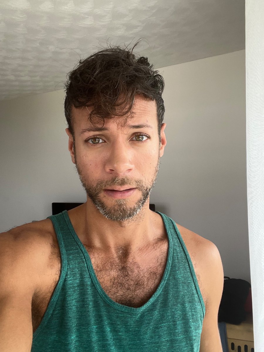 HugoOliverhugox's tweet photo. Hello. Feeling like answering questions today. What do you wanna know? https://t.co/Q3aGDz09Ou