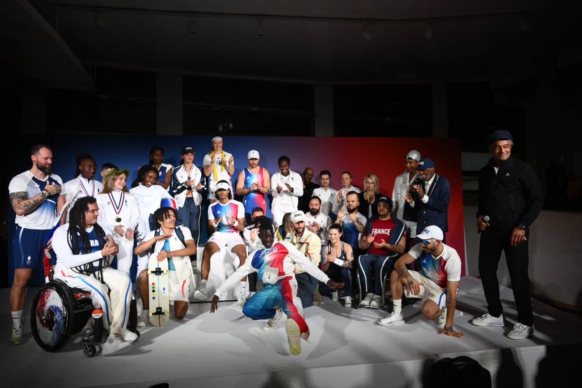 [#Paris2024] 
Les Jeux sont à nous ✨

Ce soir, <a href="/FranceOlympique/">FranceOlympique</a>, <a href="/FRAparalympique/">Comité Paralympique et Sportif Français</a> et <a href="/Paris2024/">Paris 2024</a> révèlent les tenues de l’équipe de France Olympique et Paralympique conçues par <a href="/lecoqsportif/">le coq sportif</a> en présence de plus de 150 athlètes à la Maison du sport français ! 🇫🇷