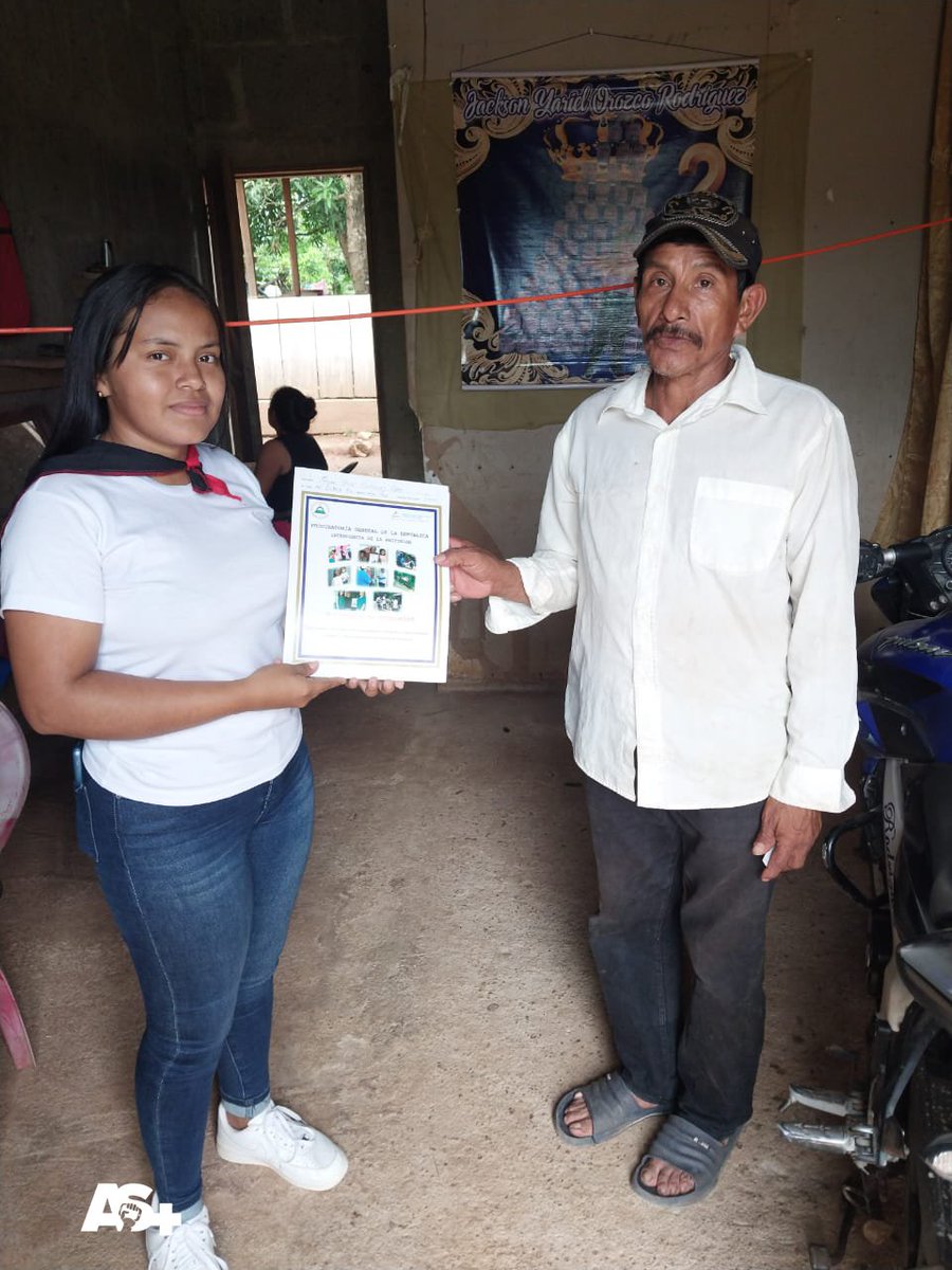 El Gobierno de #Nicaragua, a través del movimiento Promotoria Solidaria de la Juventud Sandinista, llevó a cabo la entrega de Títulos de Propiedad en colaboración con los miembros de la PGR y la secretaria política de la comunidad Coperna en el municipio de #Siuna