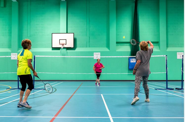 Join our Badminton Drop-In Sessions! Book your place now: brnw.ch/21wG8gO