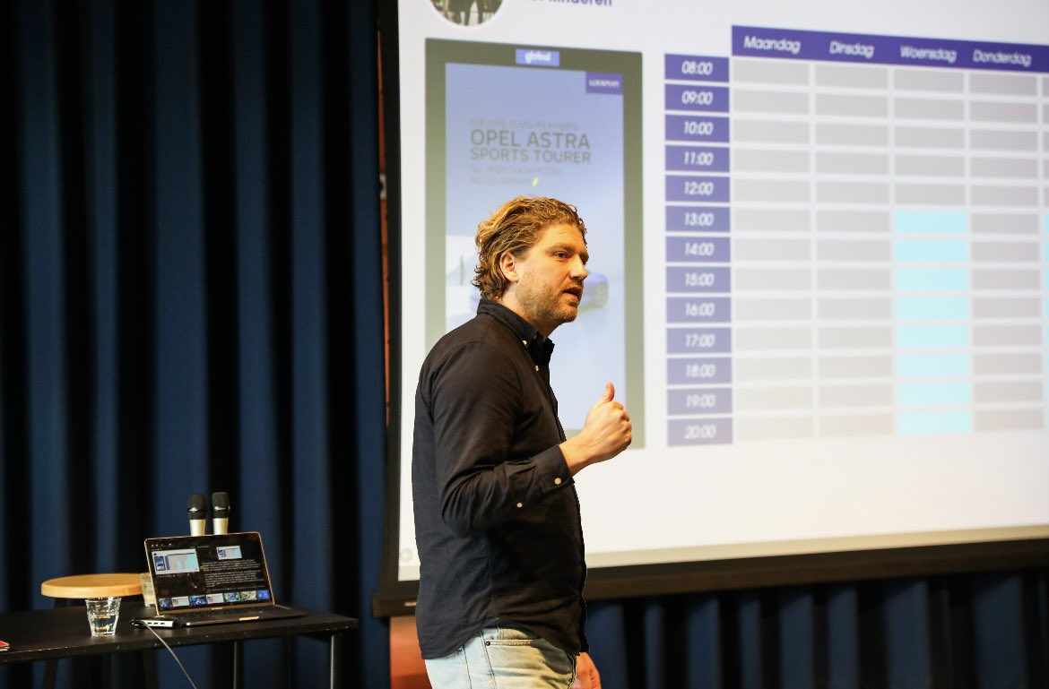 Samen met ADCN en Publicis organiseerden wij vandaag een succesvolle Digital Out-of-Home creativity sessie. In deze sessie kijken we specifiek naar creatie. Want creatie is de 🔑 tot succes! Wist jij dat creatie voor 40% de effectiviteit van je campagne bepaald?