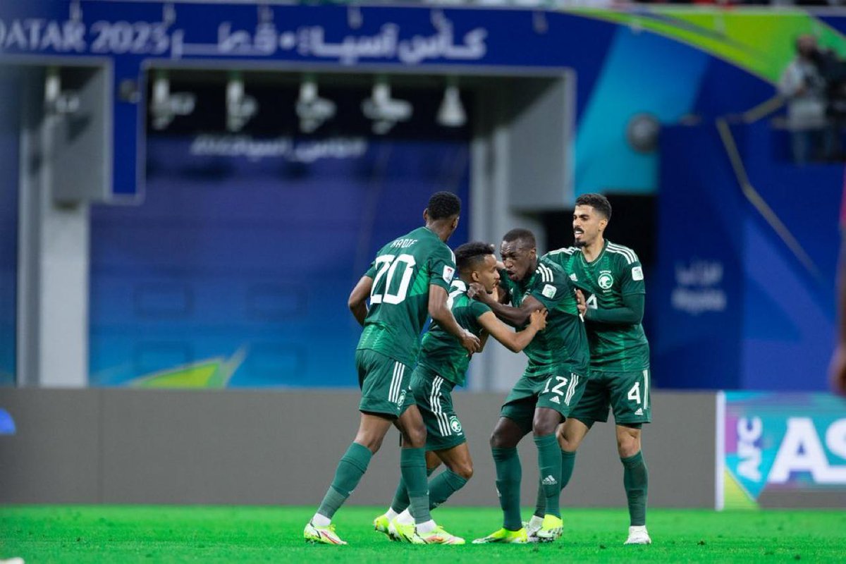 ActionMa3Waleed's tweet photo. المنتخب السعودي يفوز على المنتخب العماني 2-1 في كأس آسيا 2023 .. شاركنا رأيك عبر ⁧#نقطة_نظام⁩ 👇🏻

https://t.co/PcOoM3tYsL

#أكشن_مع_وليد
#السعودية_عمان https://t.co/zlsMbbJBfO