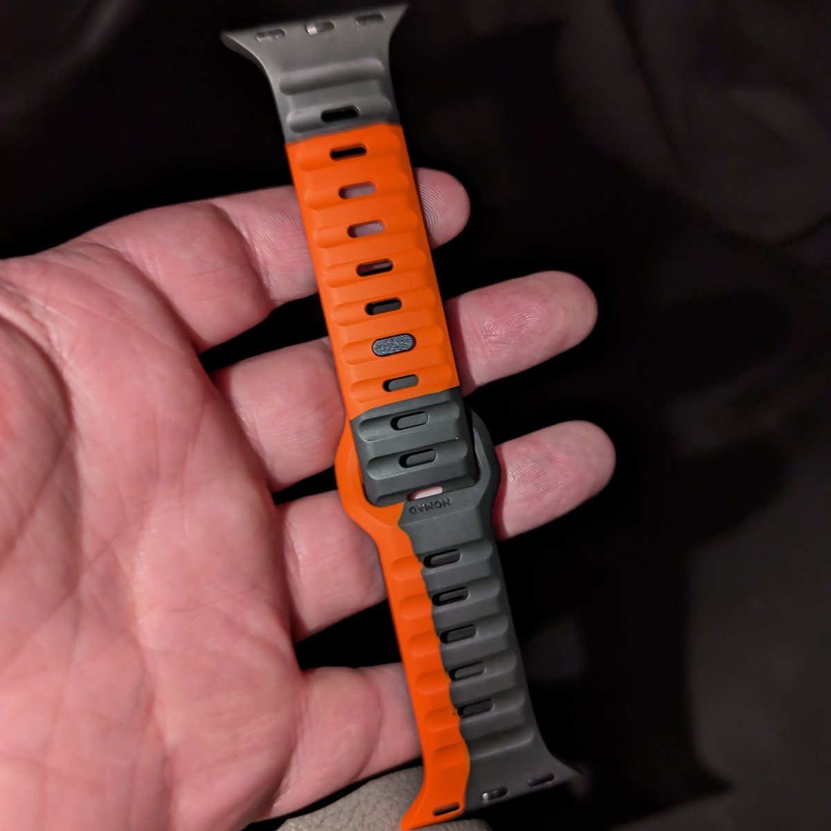 Let's do a giveaway! 😁

I've got one of <a href="/nomadgoods/">Nomad</a>' exclusive CES 2024 limited edition Apple Watch sport band here... want to win it?
⬇️ ⬇️ ⬇️

To enter all you have to do is:
1. 🏃 Follow me &amp; <a href="/nomadgoods/">Nomad</a>
2. 🔃 Repost this post.
3. ♥️ this post.
🗣️ Leave a comment (be nice!)