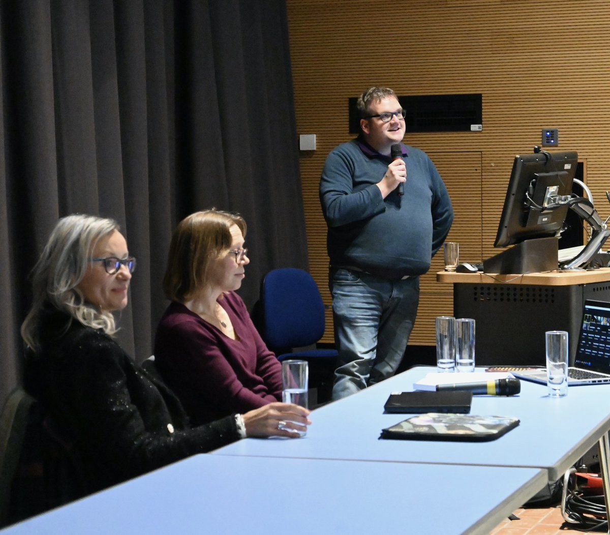 AlicjaSyska's tweet photo. A few fab pics from our book launch and symposium @LondonMetUni, with many thanks to all who participated, organised, contributed, and celebrated with us #How2BeLDbook 
#loveLD 

@EvilDoctorB @VirnaRossi @ianjohnson168 @santanuvasant @k8tecoulson @LeeFallin and many others 🙏🏼 https://t.co/23LpQCxDBK