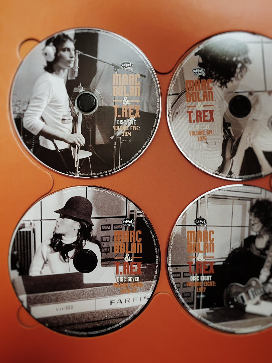 BoppingElf77's tweet photo. JUST GOT THIS BABY! 💜✨
#MarcBolan #TRex #Demos #Outtakes #Music #DeluxeBox #70s https://t.co/zntdRECqIu