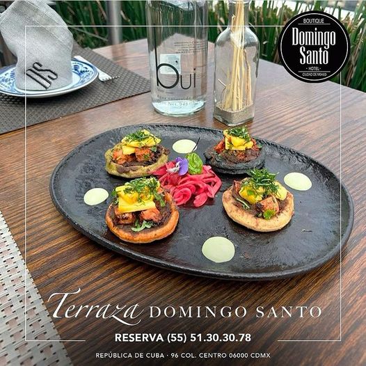 Disfruta  de nuestros deliciosos sopes de atún en la terraza del Hotel Boutique  Domingo Santo. Creando una explosión de sabores en cada bocado. Reserva (55)5130-3078 Dirección: República de cuba 96 col. Centro cdmx #terrazadomingosanto #Martes