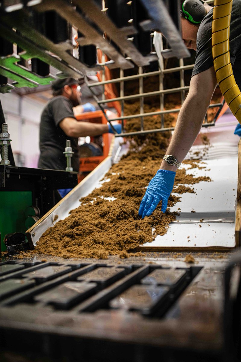 autodesk's tweet photo. @prometheusmats produces #biocement using naturally occurring microalgae — a sustainable alternative to carbon-intensive cement and concrete. 

Working with @AutodeskFdn, Prometheus has access to software and resources to scale its solution: https://t.co/jx607JJjNf. #MakeAnything https://t.co/gmubEYL6si
