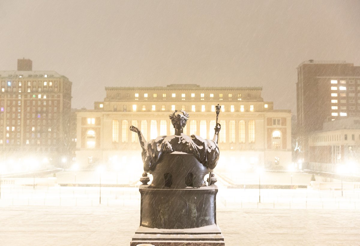 Columbia's tweet photo. ❄️ Do you want to build a snowman? ❄️  

It's the first snowfall of the season, and New York City's first measurable snow in more than 700 days. 

📷 Kevin Dale Photography https://t.co/9XvoYuf6ry