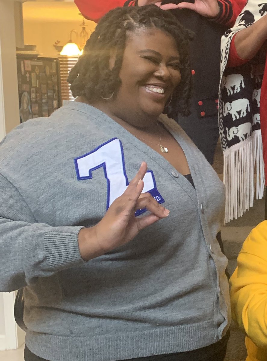 HiiVibeZwitBee's tweet photo. A Zeta Lady looks good everyday. Word to Fannie nem 💙 #ZPhiB104 https://t.co/Uz6Y3MmH8B