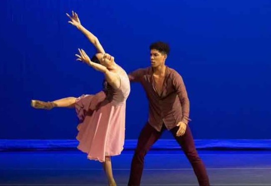LaJiribilla's tweet photo. 🩰La primera bailarina y directora general del Ballet Nacional de Cuba, Viengsay Valdés, volvió a deslumbrar con su virtuosismo, esta vez en el marco del Mérida Fest 2024, destaca la prensa de ese país.
📌Tomado de @RadioRelojCuba
#CubaEsCultura #MeridaFest #Cuba #México #ballet https://t.co/EVxYMNaLIt