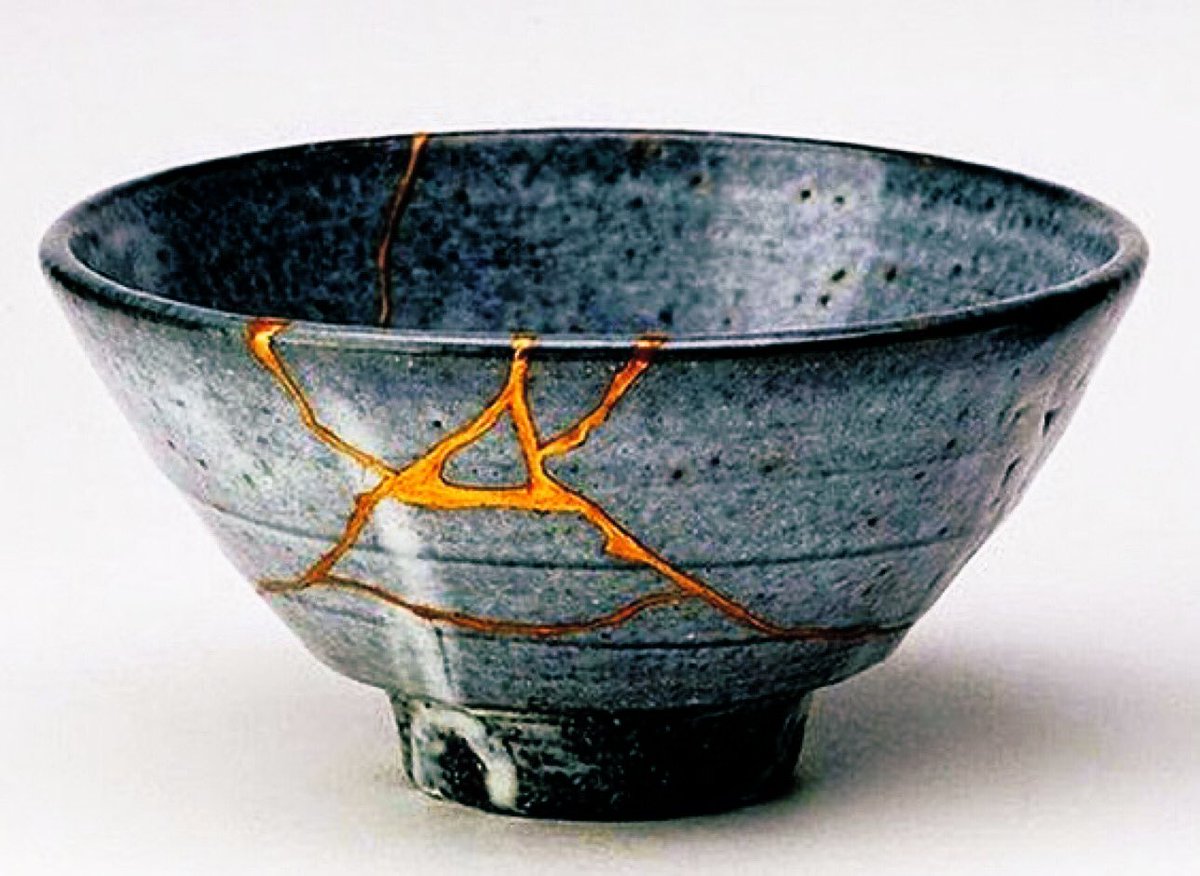 MyPowertalk's tweet photo. Kintsugi is
a Japanese technique
to restore broken things
with gold.

It transforms
something broken
into something original,
exquisite and whole again
allowing its flaws to make it
even more valuable than before.

A scar
only tells
how beautiful
and unbreakable
YOU truly are. https://t.co/dEwAiBh35r