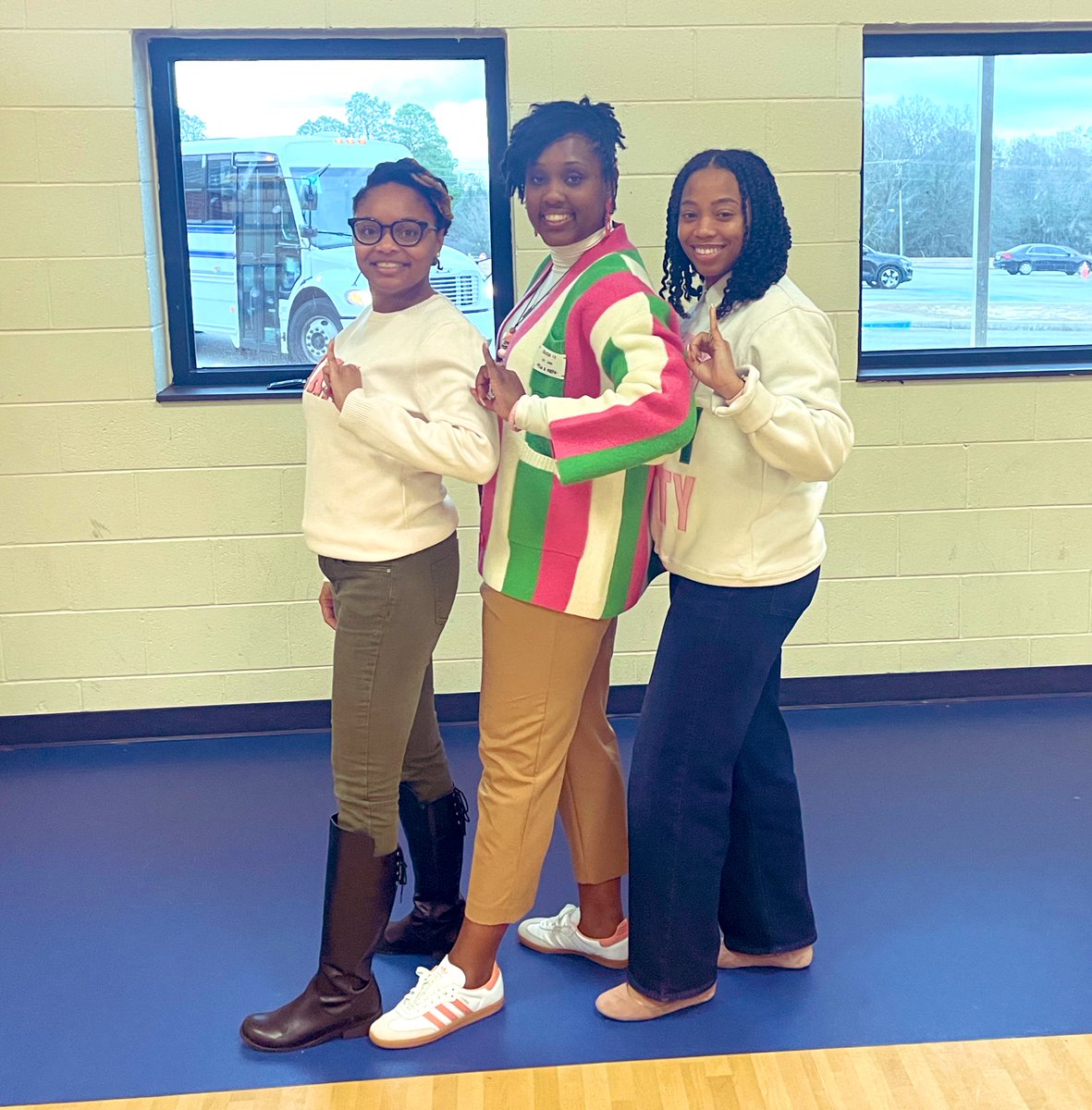DrSumpterAP's tweet image. Greetings from the AKAs at @BookmanRoad Elementary. Such an honor it is to work alongside these oh so sophisticated ladies🩷💚!! Never too late to represent!

Happy 116th Founders’ Day to all the ladies of Alpha Kappa Alpha Sorority, Inc! 🩷 #J15 #AKAEducators #1908