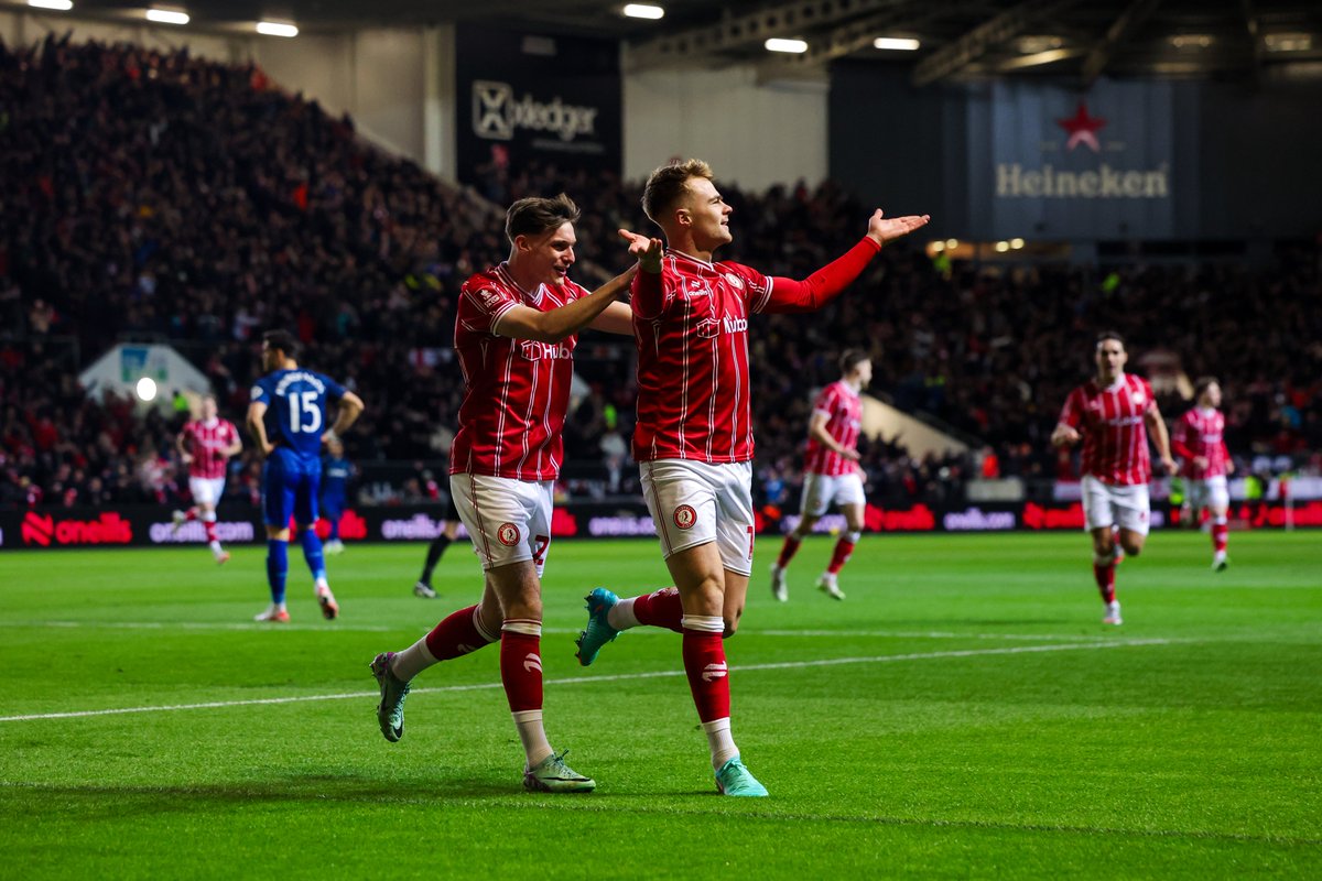 BristolCity's tweet photo. TOMMY CONWAY BABY!!! 🎶 https://t.co/lSrNwZSMbj