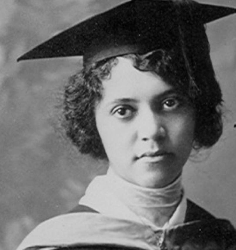 Poi a Washington, per laurearmi in chimica farmaceutica e poi in farmacia. 
Fu allora che comincia a ricevere offerte di borse di studio. 
Con due lauree in tasca a 22 anni era il minimo. 
Tra Berkeley in California e le Hawaii, scelsi quest’ultima.