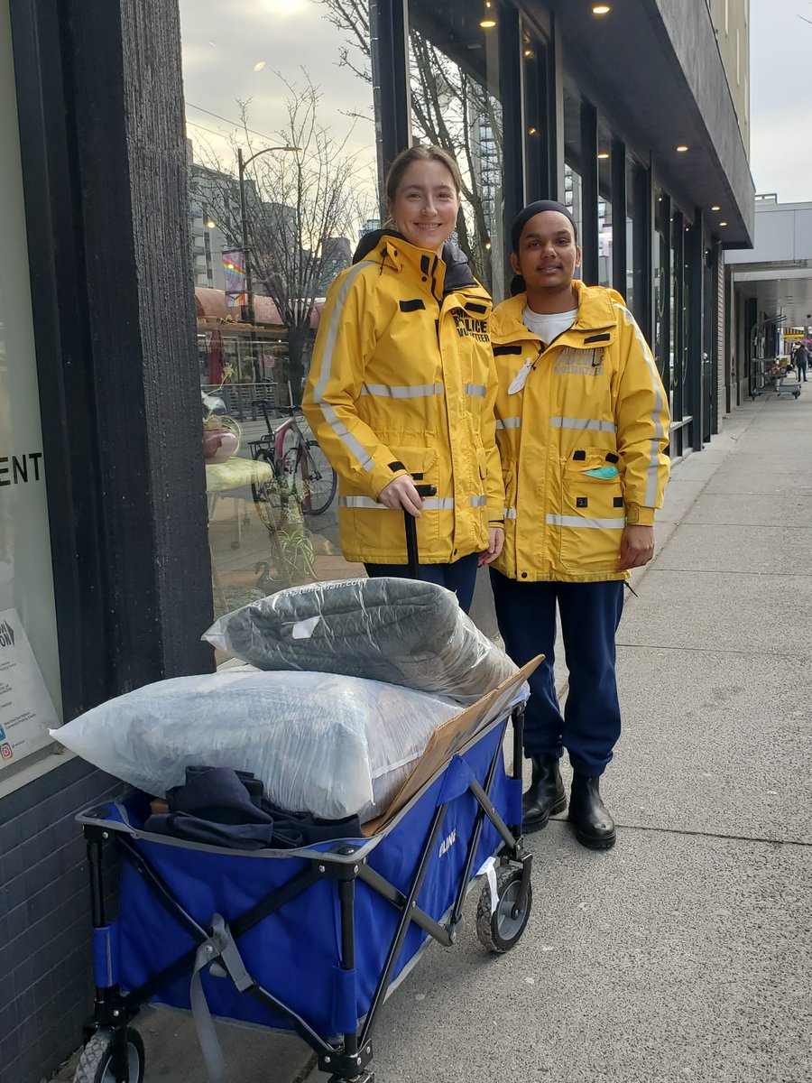 With snow and freezing rain in the forecast, once again, our volunteers are checking on the unhoused, handing out blankets & cold weather kits #wearecommunity