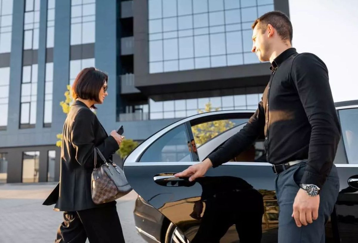 Did you know we also offer corporate travel service? With over 20 years of experience, we can ensure all your travel needs are met. Let us elevate your travel experience. 
#Redcarpetvip #redcarpet #corporatetravel #travelplanner #executive #executivetravel #onlyinvegas #travel